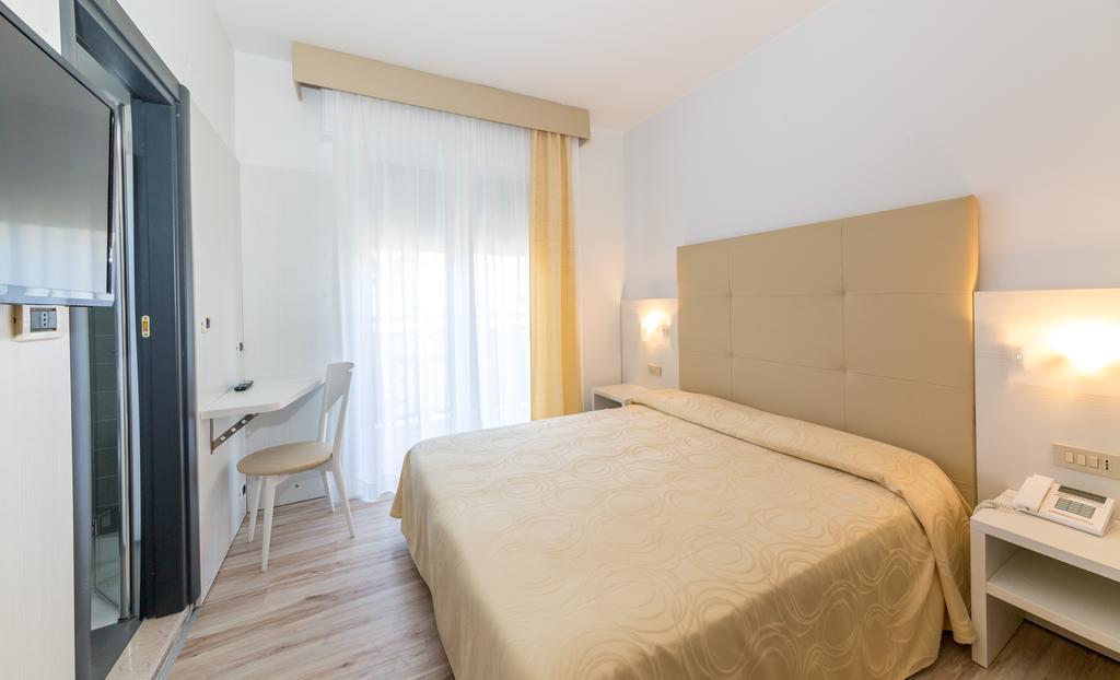 Hotel Torino Lido di Jesolo Esterno foto
